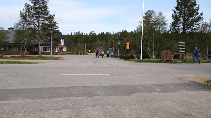 Kiilopään eräkeskuksen pihalta