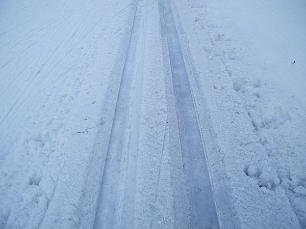 Vetinen ja jäinen latu