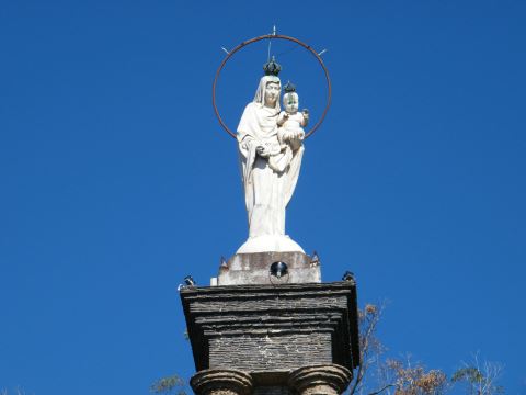 Rauhan neitsyen patsas