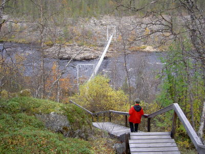 riippusilta Ivalojoen yli