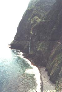 km08aa.JPG - 10858 Bytes