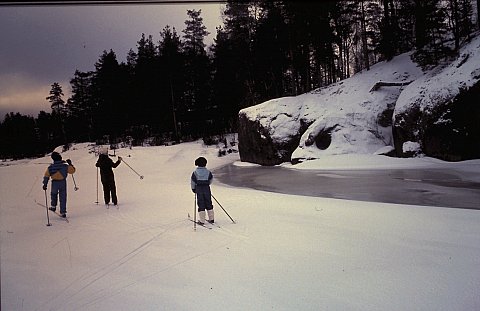 hiidenkirnu rannalla
